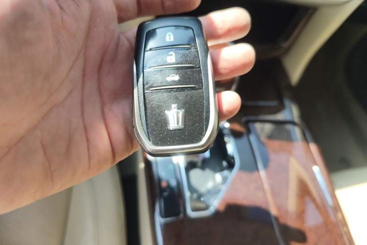 Used Toyota Crown 2018 2.0T Fashion Edition Vehicle Key