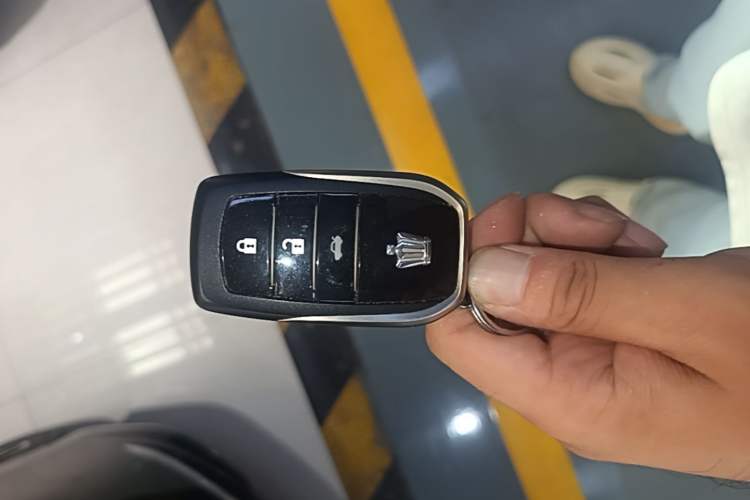 Used Toyota Crown 2018 2.0T Fashion Edition Vehicle Key