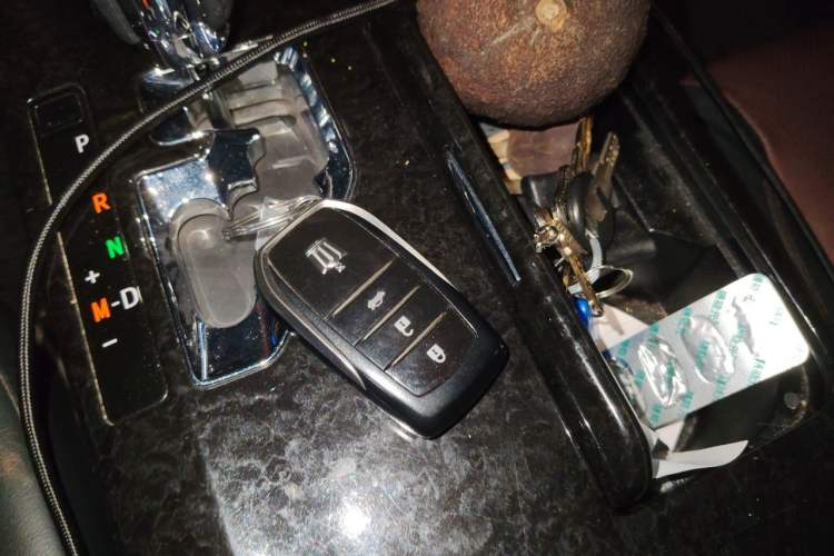 Used Toyota Crown 2018 2.0T Sport Edition Vehicle Key