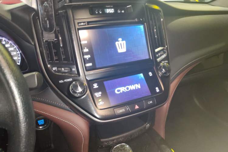Used Toyota Crown 2018 2.0T Sport Edition Audio And AC Panel