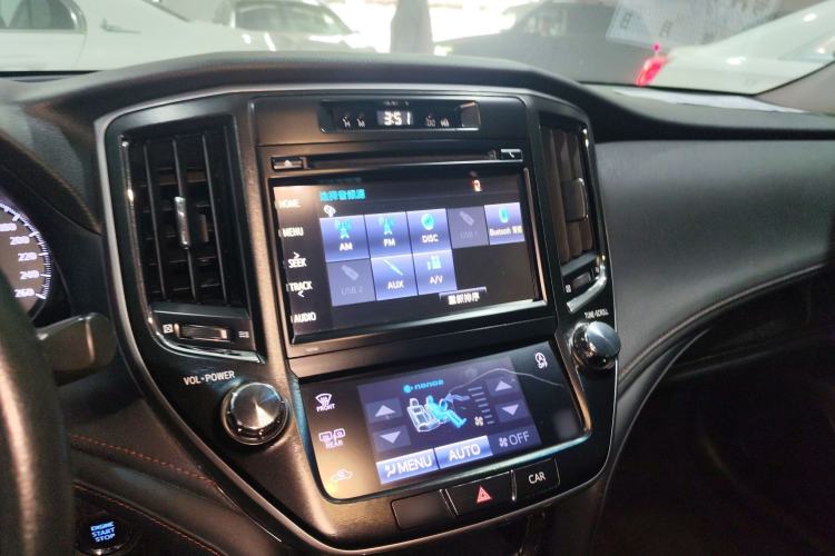 Used Toyota Crown 2018 2.0T Fashion Edition Audio And AC Panel