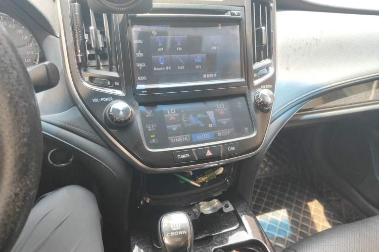 Used Toyota Crown 2018 2.0T Fashion Edition Audio And AC Panel