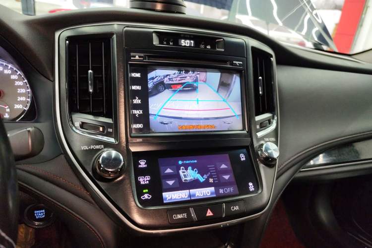 Used Toyota Crown 2018 2.0T Fashion Edition Audio And AC Panel