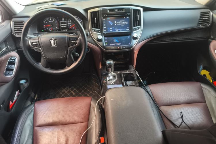 Used Toyota Crown 2018 2.0T Sport Edition Center Console