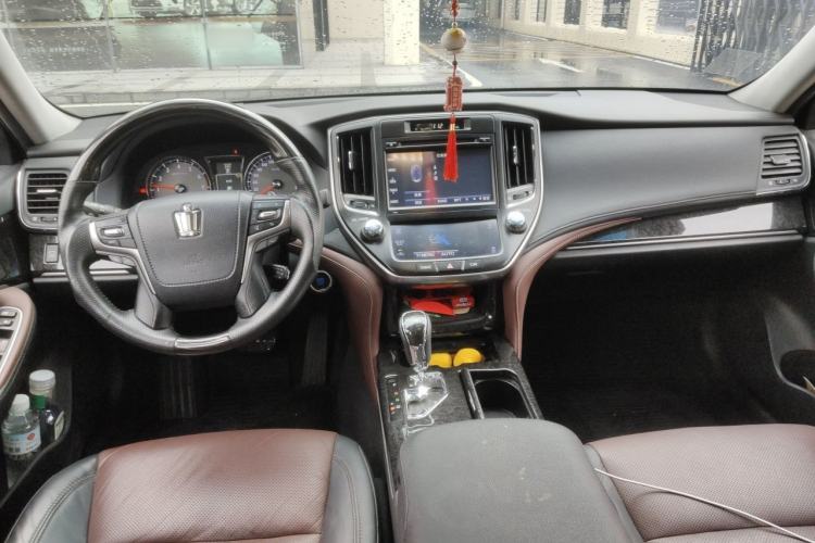 Used Toyota Crown 2018 2.0T Sport Edition Center Console