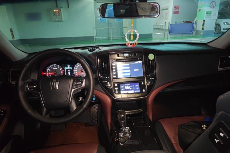 Used Toyota Crown 2018 2.0T Sport Edition Center Console