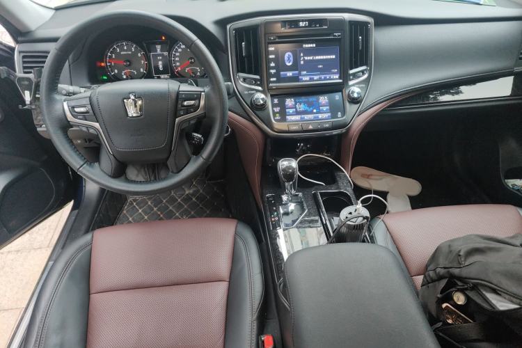 Used Toyota Crown 2018 2.0T Sport Edition Center Console