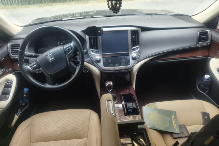 Used Toyota Crown 2018 2.0T Elite Edition Center Console