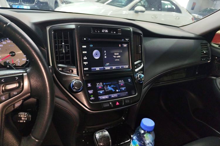Used Toyota Crown 2018 2.0T Fashion Edition Center Console
