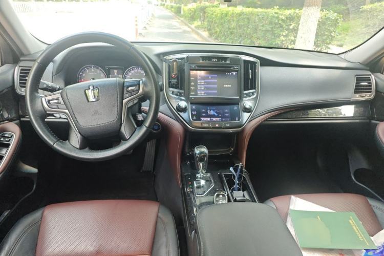 Used Toyota Crown 2018 2.0T Sport Edition Center Console