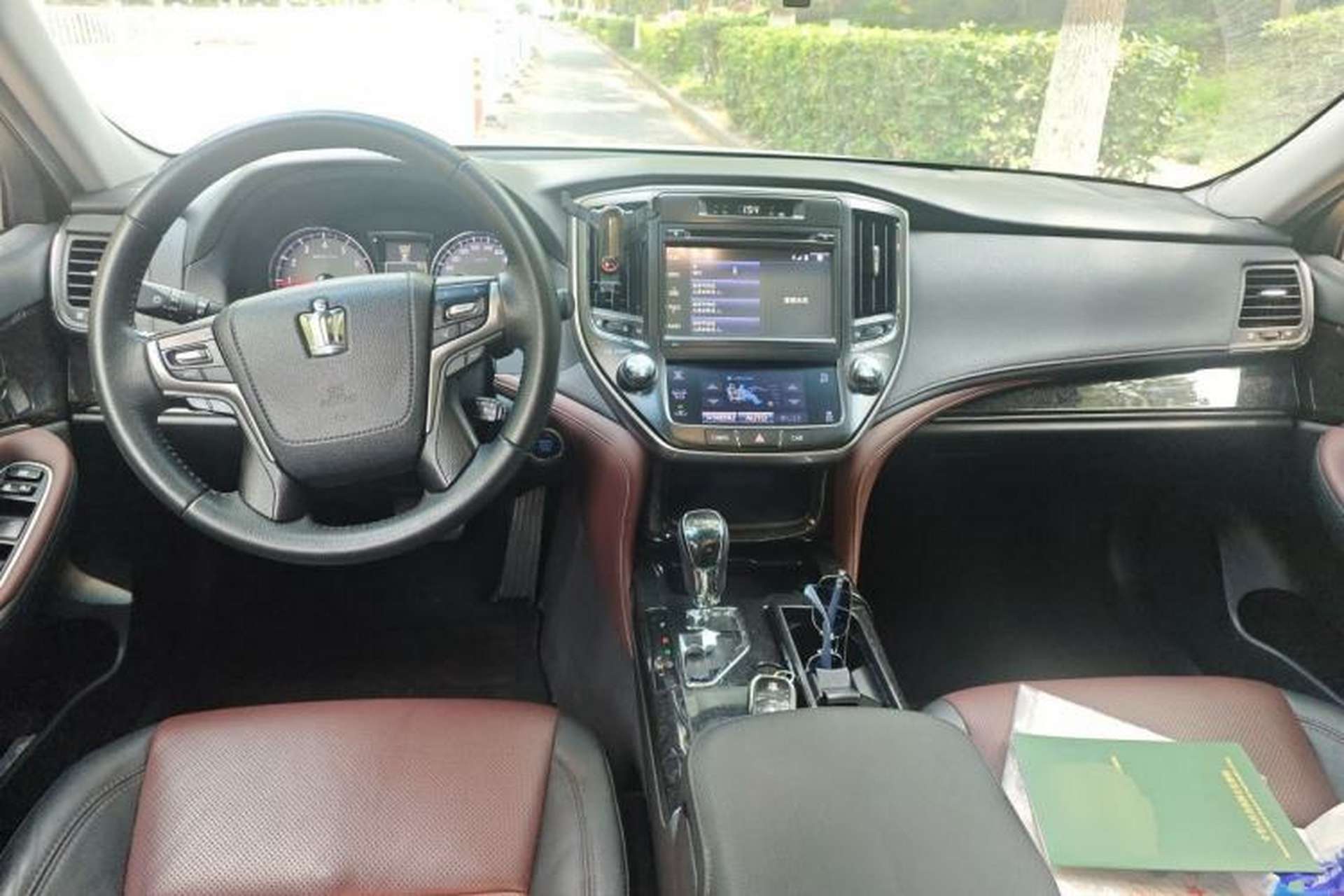 Used Toyota Crown 2018 2.0T Sport Edition Center Console