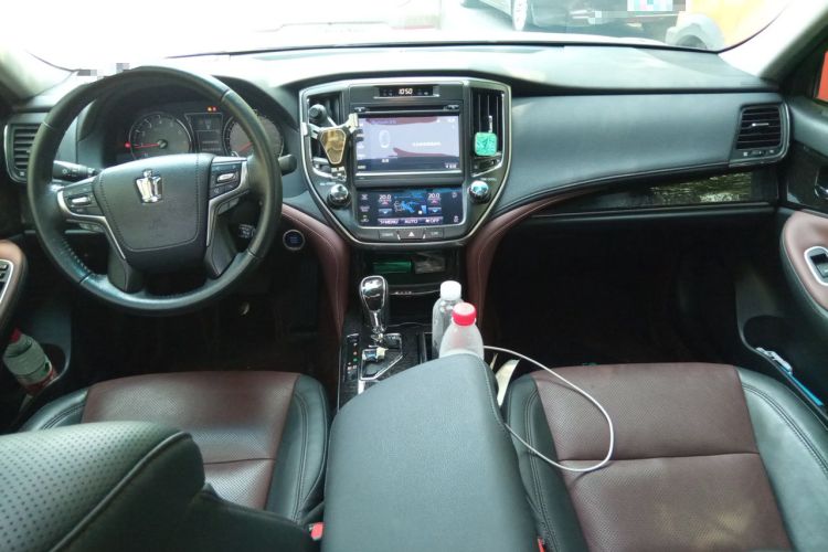 Used Toyota Crown 2018 2.0T Sport Edition Center Console