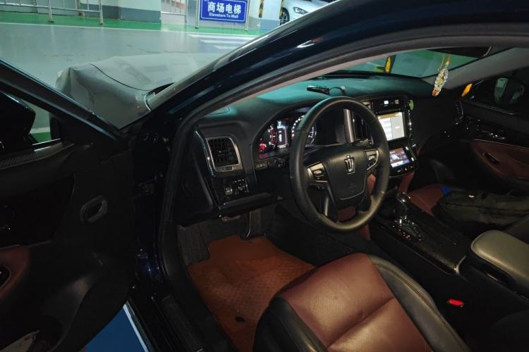 Used Toyota Crown 2018 2.0T Sport Edition Driver Seat