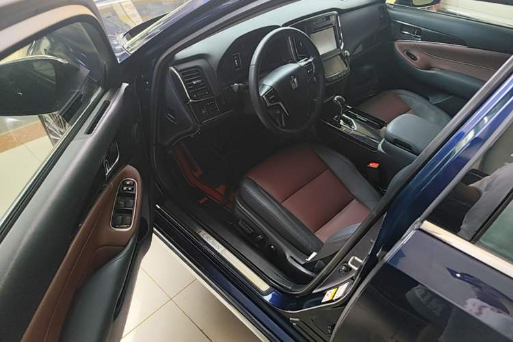 Used Toyota Crown 2018 2.0T Sport Edition Driver Seat