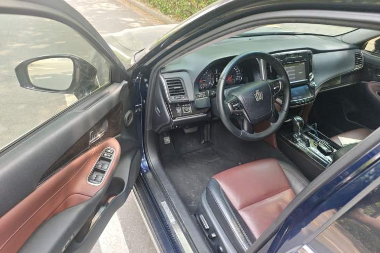 Used Toyota Crown 2018 2.0T Sport Edition Driver Seat