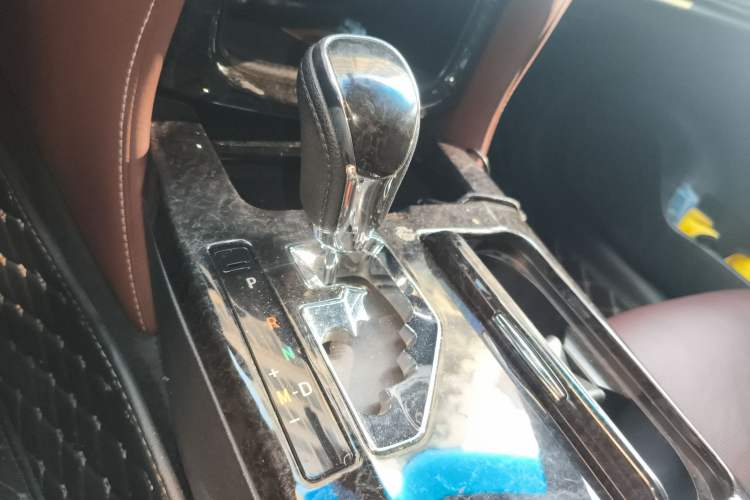 Used Toyota Crown 2018 2.0T Sport Edition Gear Lever