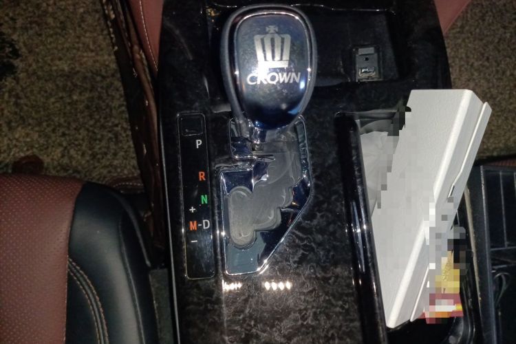 Used Toyota Crown 2018 2.0T Sport Edition Gear Lever