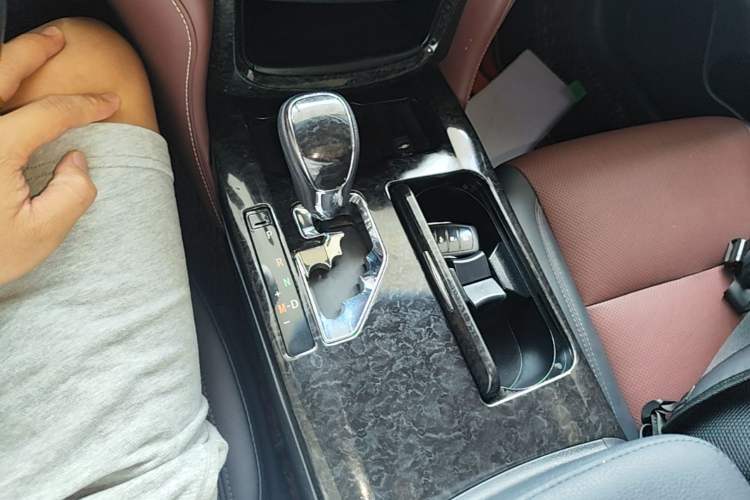 Used Toyota Crown 2018 2.0T Sport Edition Gear Lever