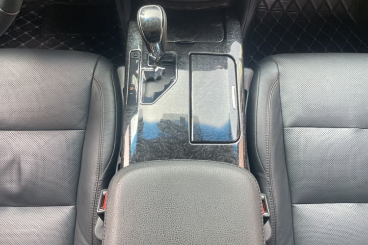 Used Toyota Crown 2018 2.0T Fashion Edition Gear Lever