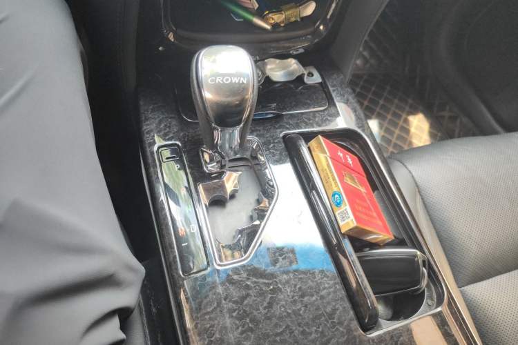 Used Toyota Crown 2018 2.0T Fashion Edition Gear Lever