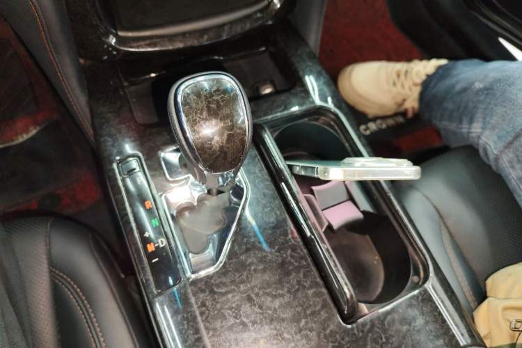 Used Toyota Crown 2018 2.0T Fashion Edition Gear Lever