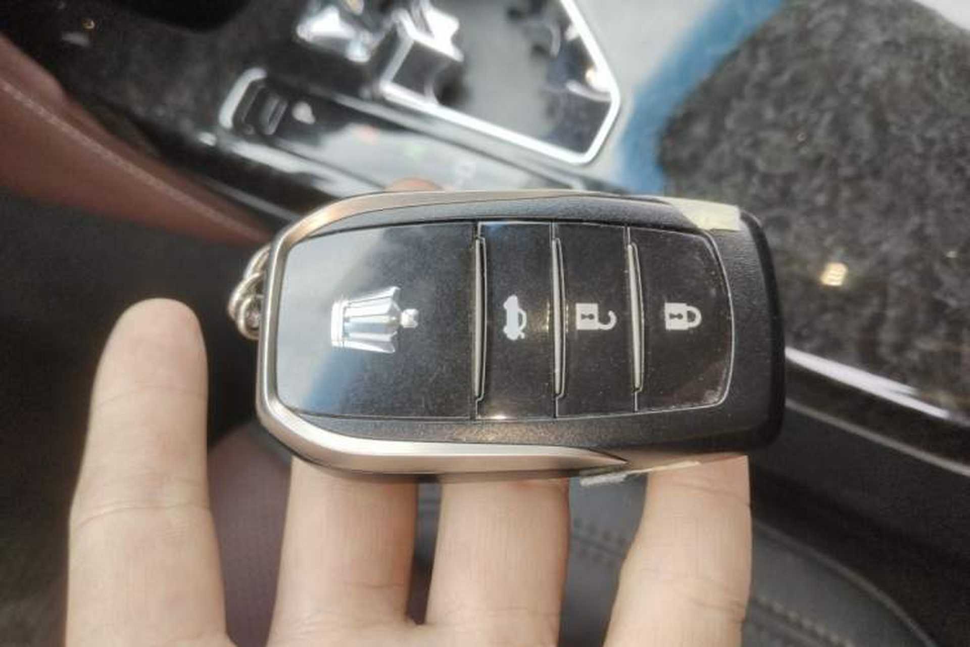Used Toyota Crown 2018 2.0T Sport Edition Interior 1