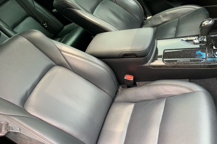 Used Toyota Crown 2018 2.0T Fashion Edition Interior 14