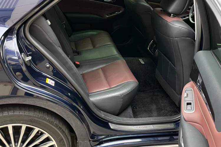 Used Toyota Crown 2018 2.0T Sport Edition Interior 2