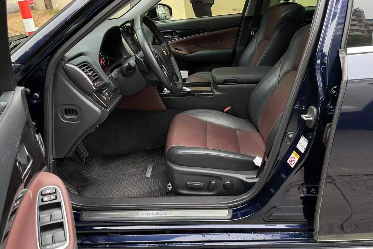 Used Toyota Crown 2018 2.0T Sport Edition Interior 3