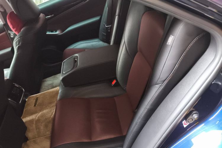 Used Toyota Crown 2018 2.0T Sport Edition Interior 4