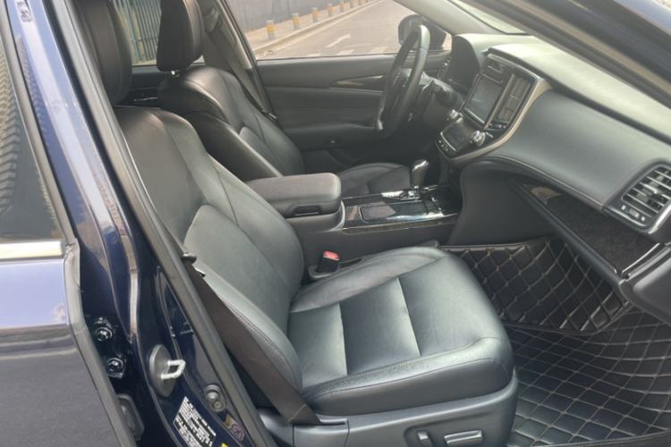 Used Toyota Crown 2018 2.0T Fashion Edition Interior 5