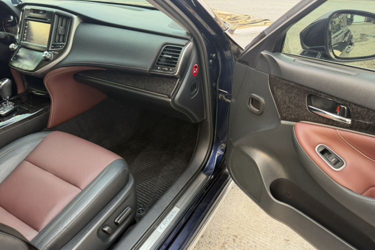 Used Toyota Crown 2018 2.0T Sport Edition Interior 6