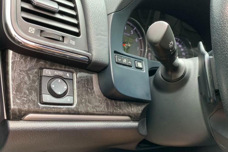 Used Toyota Crown 2018 2.0T Fashion Edition Interior 6