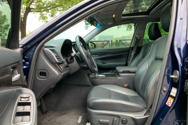 Used Toyota Crown 2018 2.0T Fashion Edition Interior 6