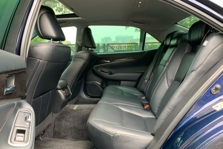 Used Toyota Crown 2018 2.0T Fashion Edition Interior 7