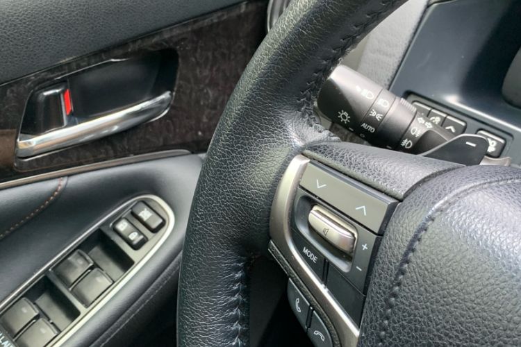 Used Toyota Crown 2018 2.0T Fashion Edition Interior 8