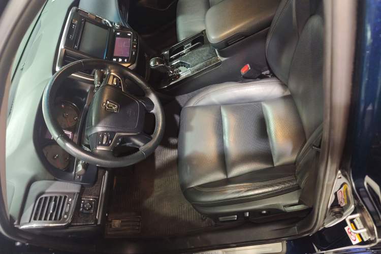 Used Toyota Crown 2018 2.0T Fashion Edition Left Front Seat