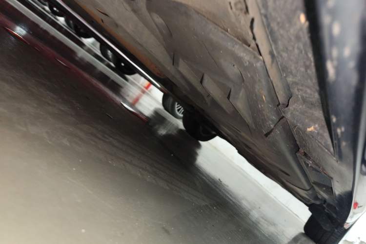 Used Toyota Crown 2018 2.0T Fashion Edition Left Side Sill