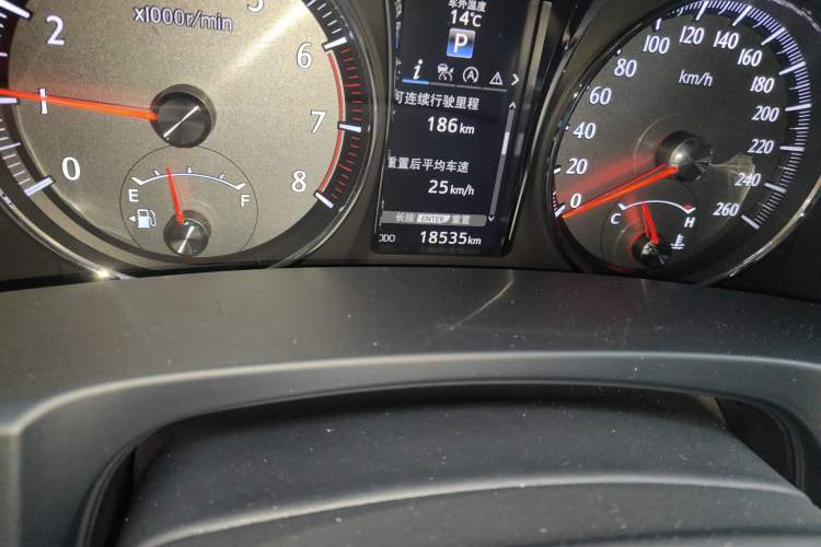 Used Toyota Crown 2018 2.0T Sport Edition Odometer Close Up
