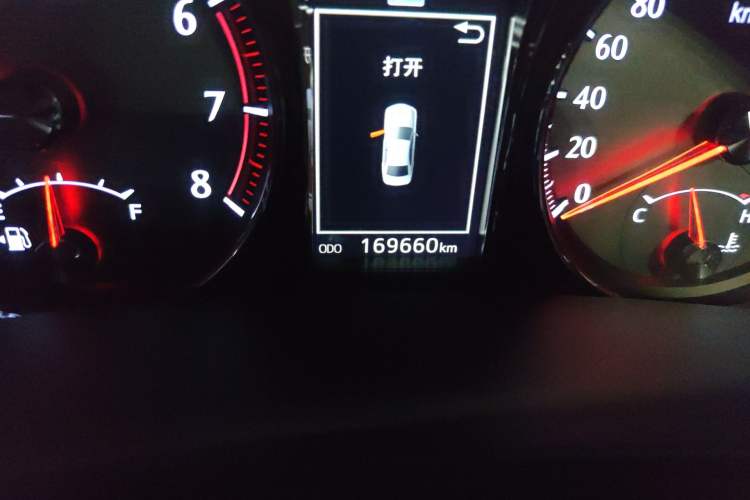 Used Toyota Crown 2018 2.0T Sport Edition Odometer Close Up