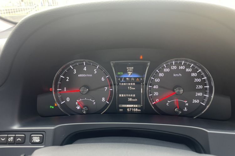 Used Toyota Crown 2018 2.0T Fashion Edition Odometer Close Up