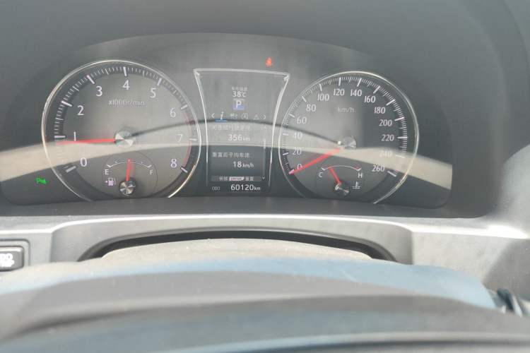 Used Toyota Crown 2018 2.0T Fashion Edition Odometer Close Up