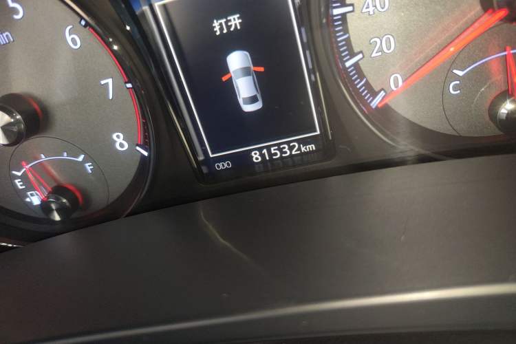 Used Toyota Crown 2018 2.0T Fashion Edition Odometer Close Up