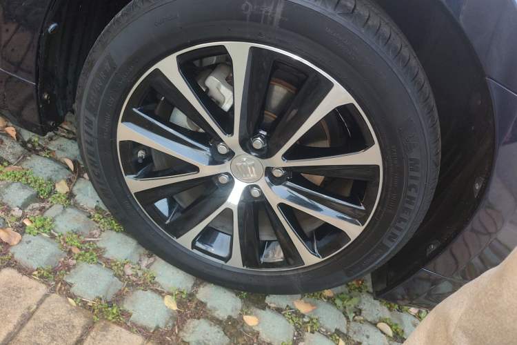 Used Toyota Crown 2018 2.0T Fashion Edition Right Front Wheel Hub