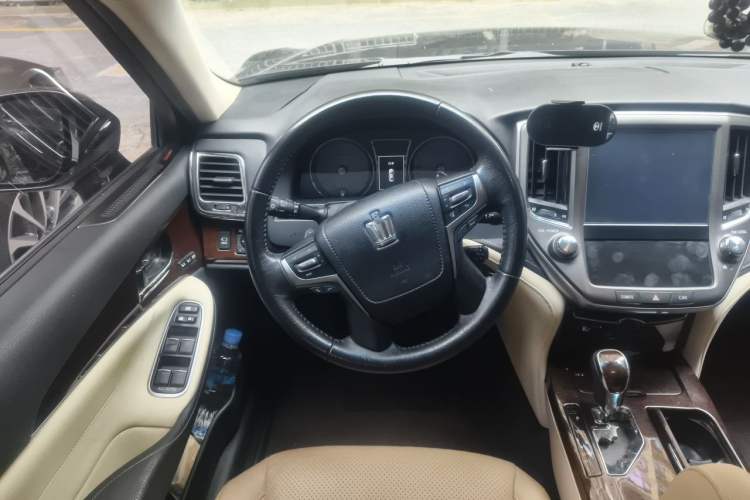 Used Toyota Crown 2018 2.0T Elite Edition Steering Wheel