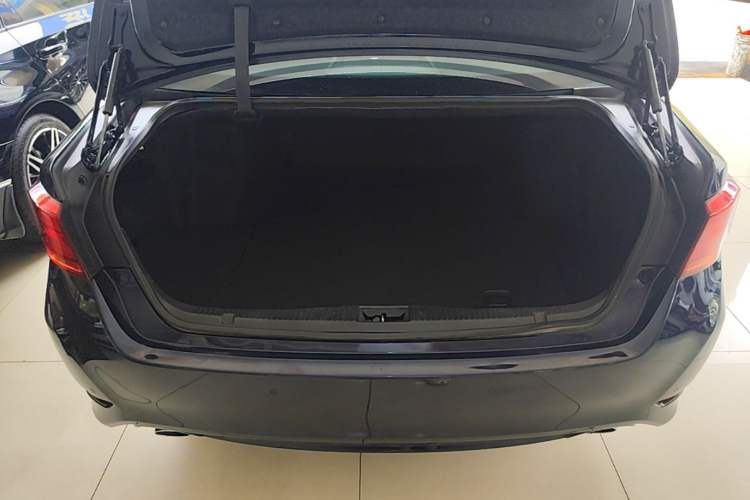 Used Toyota Crown 2018 2.0T Sport Edition Trunk
