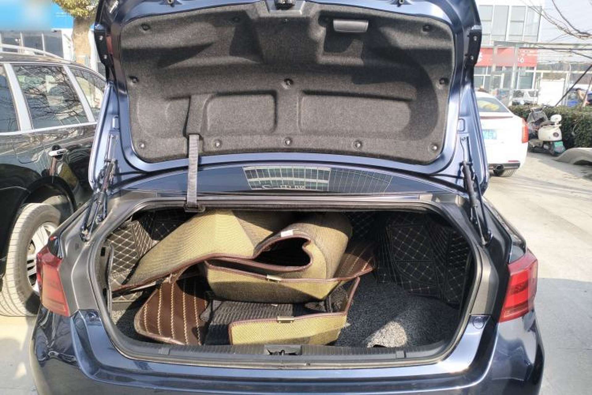 Used Toyota Crown 2018 2.0T Fashion Edition Trunk