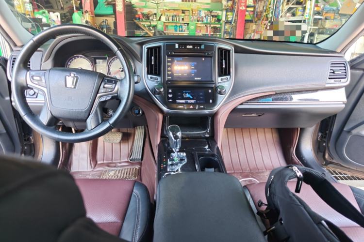Used Toyota Crown 2018 2.0T Sport Edition Center Console