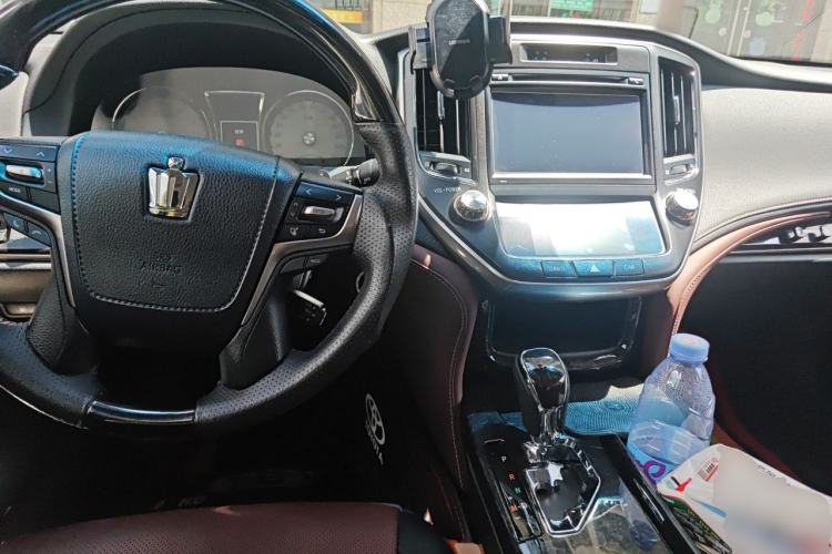 Used Toyota Crown 2018 2.0T Sport Edition Center Console