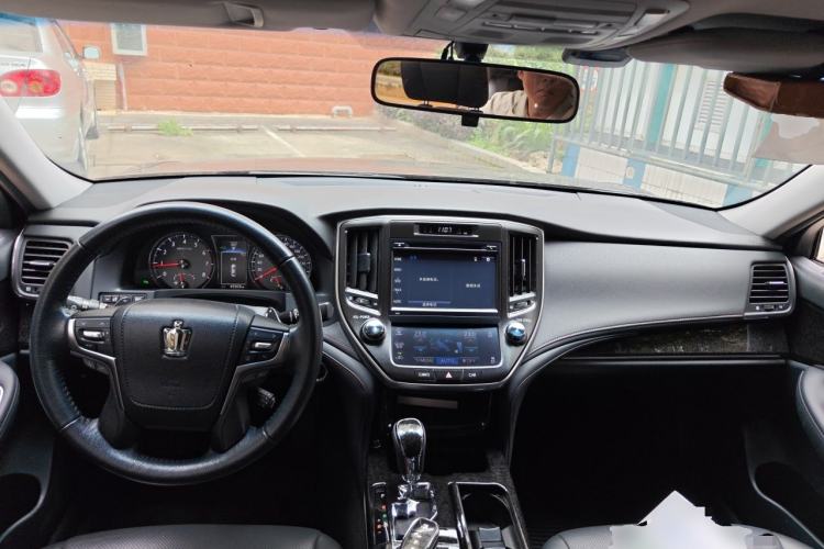 Used Toyota Crown 2018 2.0T Fashion Edition Center Console